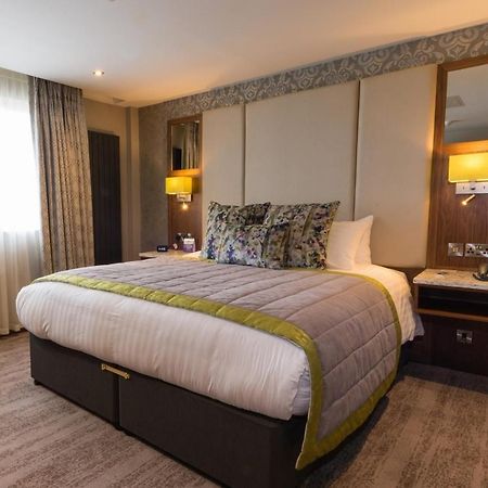 The Valley Hotel & Carriage Gardens Fivemiletown Екстериор снимка