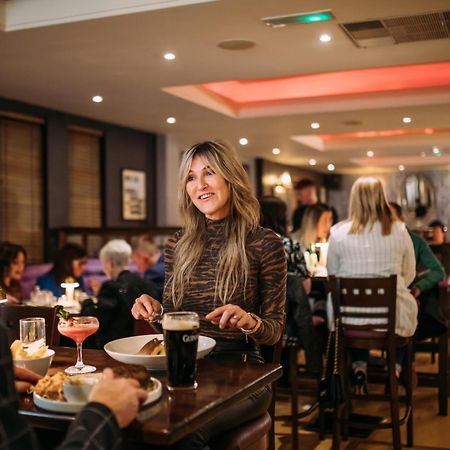 The Valley Hotel & Carriage Gardens Fivemiletown Екстериор снимка