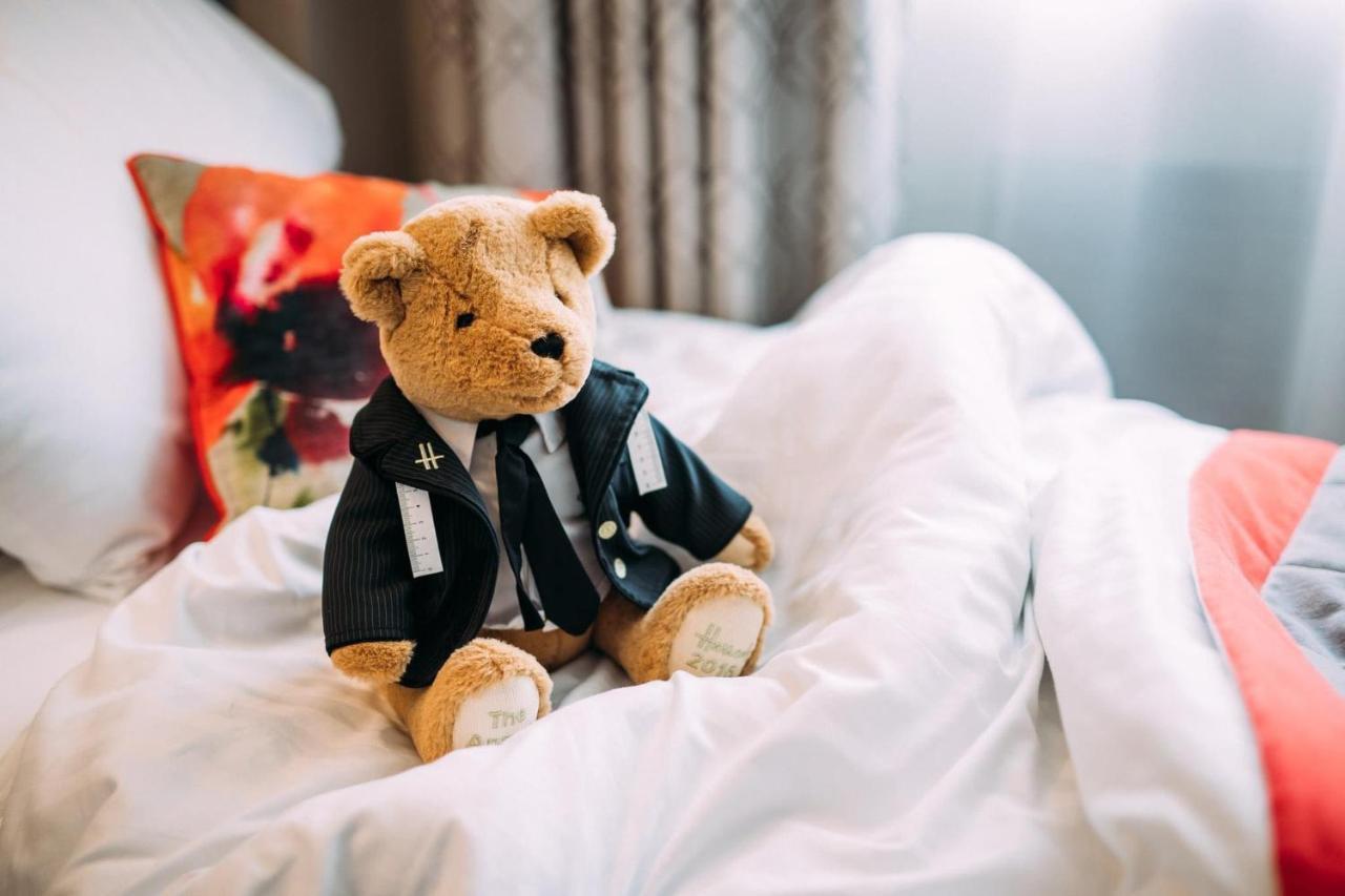 The Valley Hotel & Carriage Gardens Fivemiletown Екстериор снимка