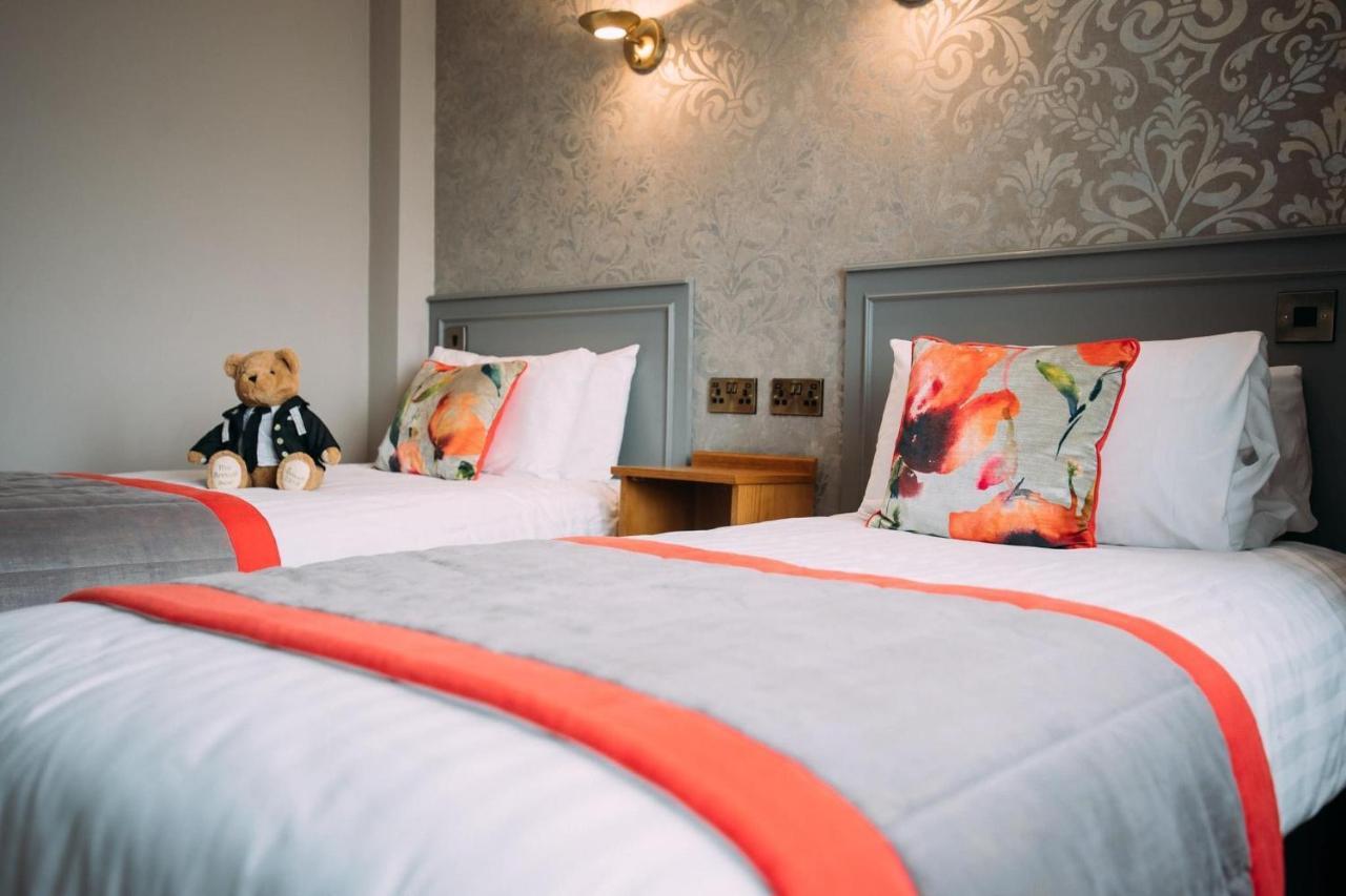 The Valley Hotel & Carriage Gardens Fivemiletown Екстериор снимка