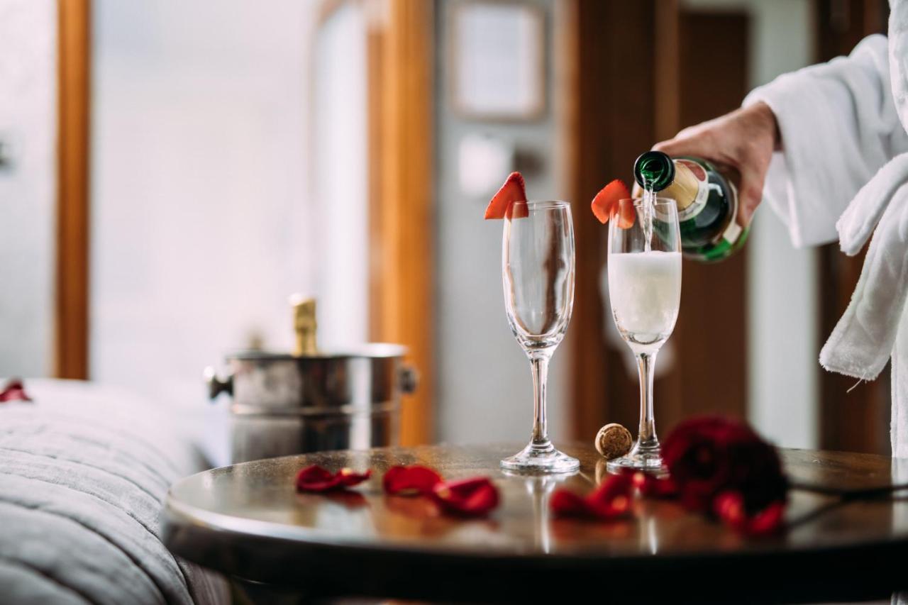 The Valley Hotel & Carriage Gardens Fivemiletown Екстериор снимка