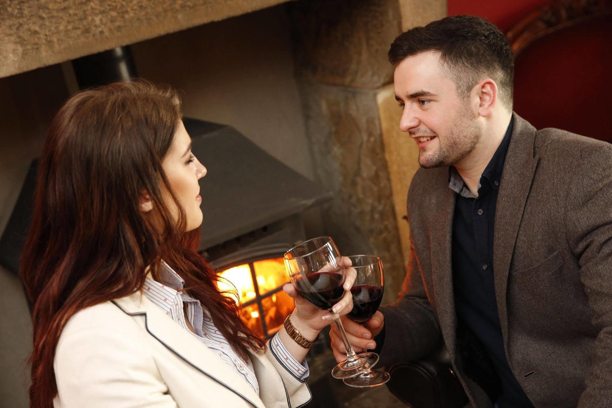 The Valley Hotel & Carriage Gardens Fivemiletown Екстериор снимка