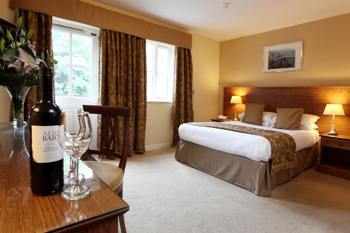 The Valley Hotel & Carriage Gardens Fivemiletown Екстериор снимка